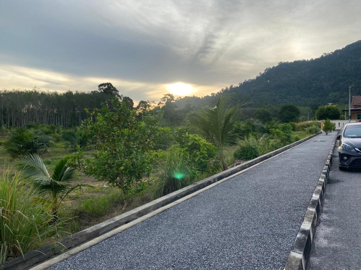Cik Misi Homestay Sik Exterior photo